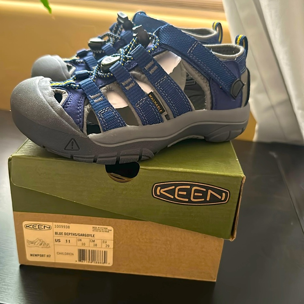 NIB Keen Boys Newport H2 Sandals size 11 blue